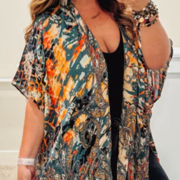 NWT kimono ruana exotic bohemian flowy one size perfect for beach, arm cover OS - Picture 6 of 8